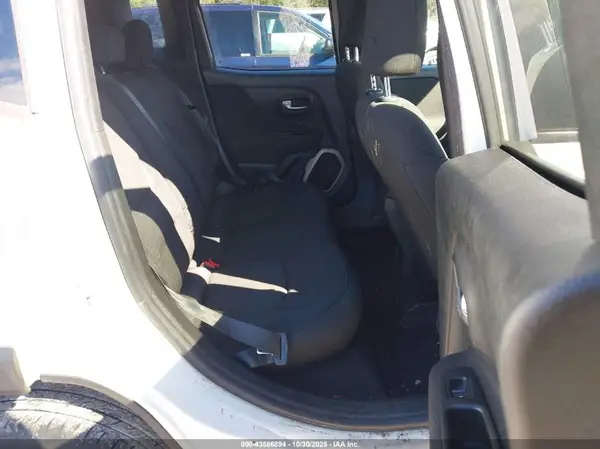ZACCJBAB5HPG19219 2017 JEEP RENEGADE - Image 8