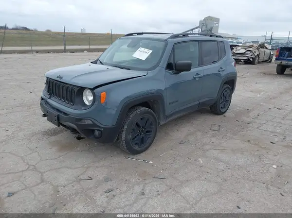 ZACCJBAB5JPH37731 2018 JEEP RENEGADE - Image 2