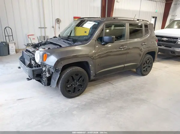 ZACCJBAB5JPH47014 2018 JEEP RENEGADE - Image 2