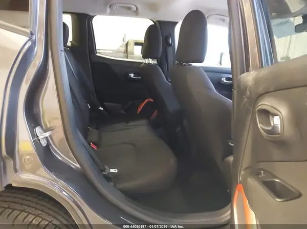 ZACCJBAB5JPH47014 2018 JEEP RENEGADE - Image 8