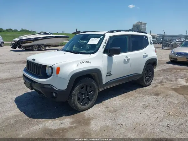 ZACCJBAB5JPH67828 2018 JEEP RENEGADE - Image 2
