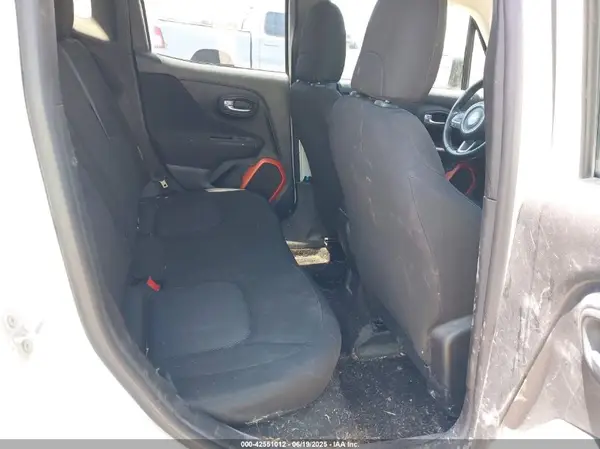 ZACCJBAB5JPH67828 2018 JEEP RENEGADE - Image 8