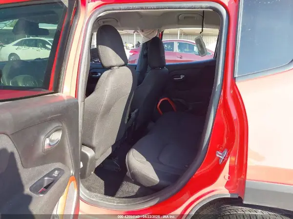 ZACCJBAB5JPH68218 2018 JEEP RENEGADE - Image 8