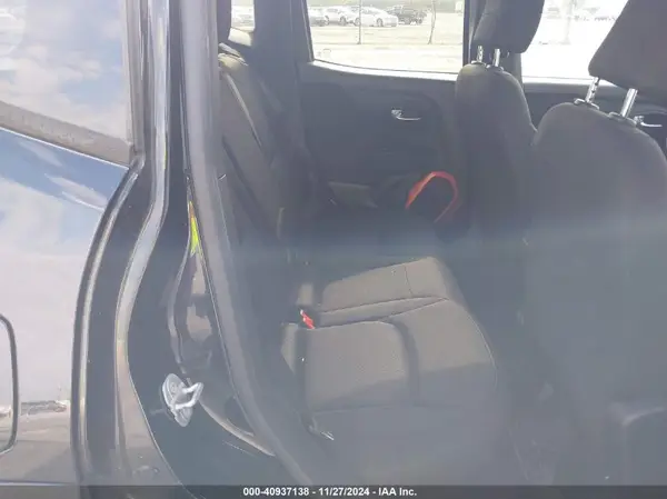 ZACCJBAB5JPH88551 2018 JEEP RENEGADE - Image 8