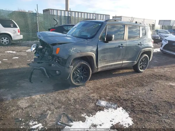 ZACCJBAB5JPJ02165 2018 JEEP RENEGADE - Image 2