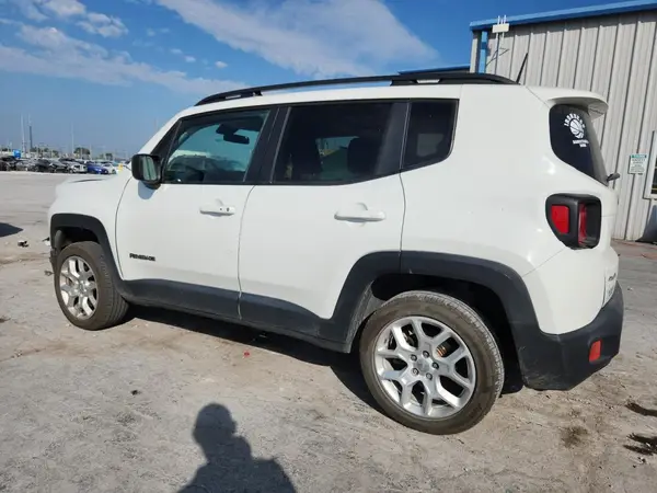 ZACCJBAB5JPJ22447 2018 JEEP RENEGADE - Image 2