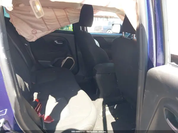 ZACCJBAB6HPG07015 2017 JEEP RENEGADE - Image 8