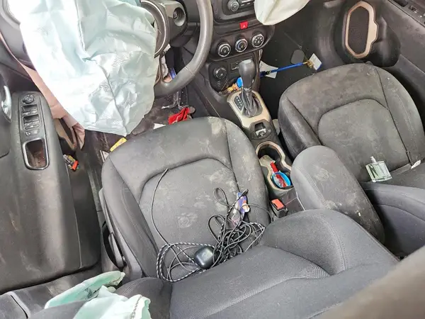 ZACCJBAB6HPG26633 2017 JEEP RENEGADE - Image 8