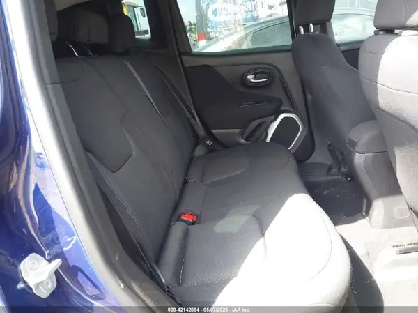 ZACCJBAB6JPH00767 2018 JEEP RENEGADE - Image 8