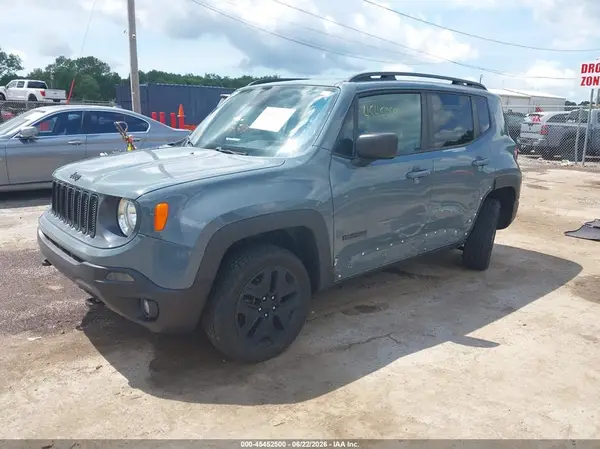 ZACCJBAB6JPH25605 2018 JEEP RENEGADE - Image 2
