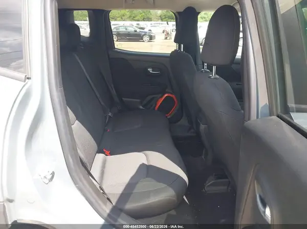 ZACCJBAB6JPH25605 2018 JEEP RENEGADE - Image 8