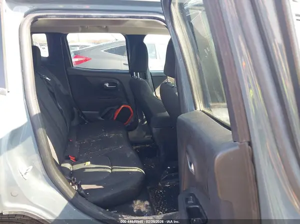 ZACCJBAB6JPH25684 2018 JEEP RENEGADE - Image 8