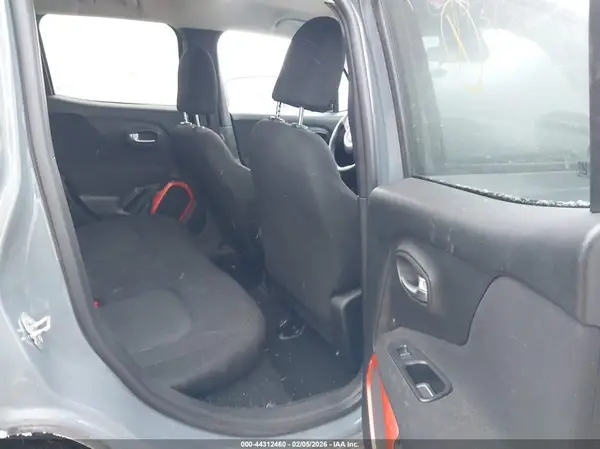 ZACCJBAB6JPH37687 2018 JEEP RENEGADE - Image 8