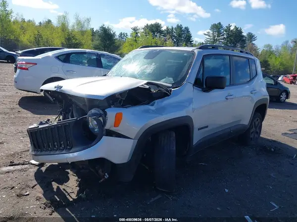 ZACCJBAB6JPH38046 2018 JEEP RENEGADE - Image 2