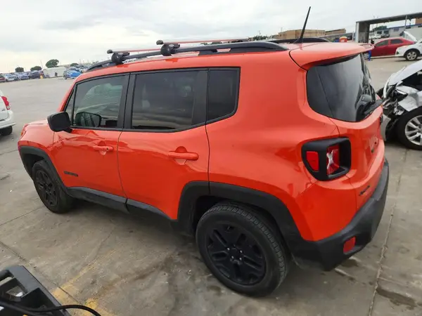 ZACCJBAB6JPH48544 2018 JEEP RENEGADE - Image 2
