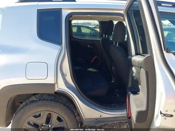 ZACCJBAB6JPH52853 2018 JEEP RENEGADE - Image 8