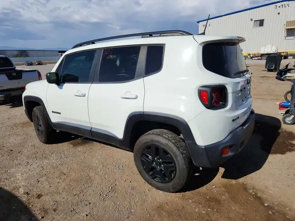 ZACCJBAB6JPH56840 2018 JEEP RENEGADE - Image 2
