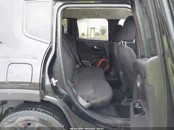 ZACCJBAB6JPH59415 2018 JEEP RENEGADE - Image 8