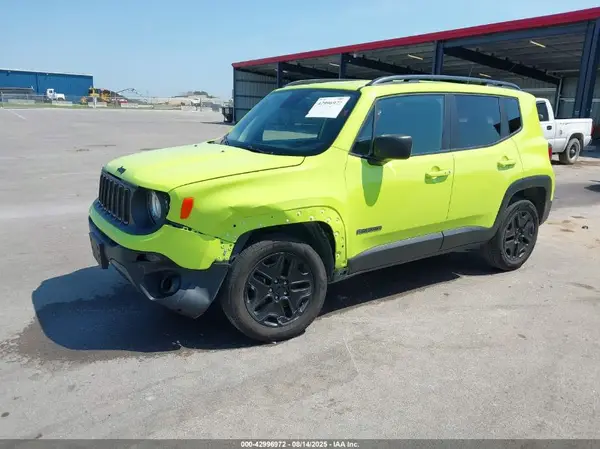 ZACCJBAB6JPH65585 2018 JEEP RENEGADE - Image 2
