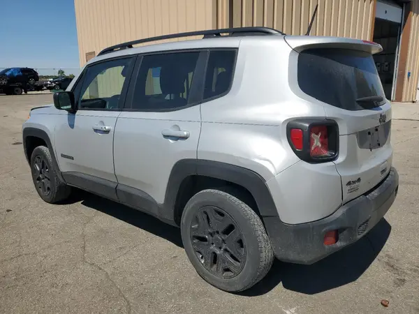 ZACCJBAB6JPJ23865 2018 JEEP RENEGADE - Image 2