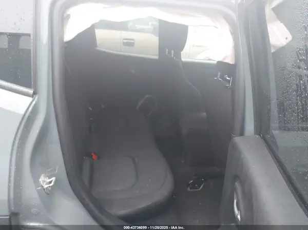 ZACCJBAB7HPF00832 2017 JEEP RENEGADE - Image 8