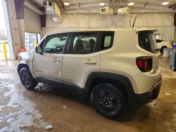 ZACCJBAB7HPG05869 2017 JEEP RENEGADE - Image 2