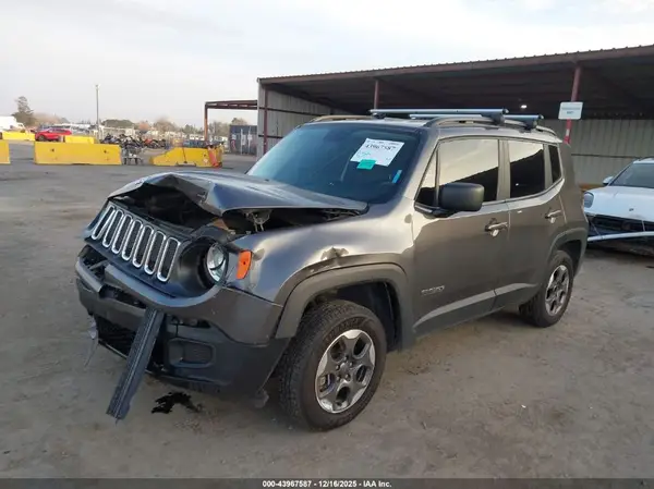 ZACCJBAB7HPG56076 2017 JEEP RENEGADE - Image 2