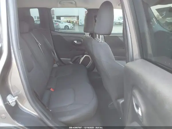 ZACCJBAB7HPG56076 2017 JEEP RENEGADE - Image 8