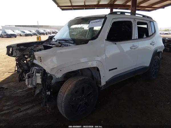 ZACCJBAB7JPH25662 2018 JEEP RENEGADE - Image 2