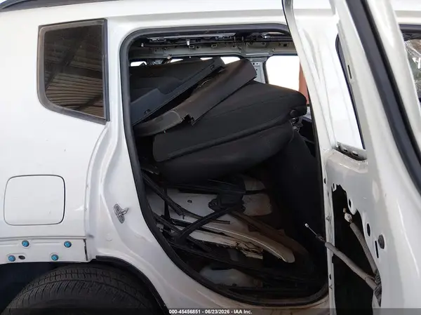 ZACCJBAB7JPH25662 2018 JEEP RENEGADE - Image 8