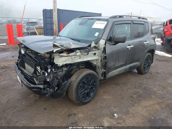ZACCJBAB7JPH46463 2018 JEEP RENEGADE - Image 2