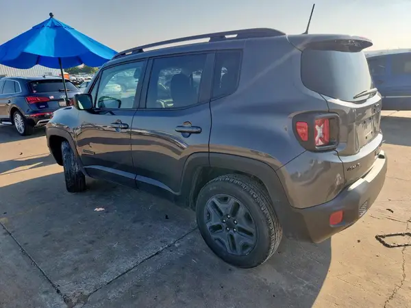 ZACCJBAB7JPH53249 2018 JEEP RENEGADE - Image 2