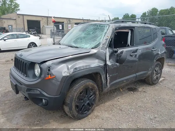 ZACCJBAB7JPJ11613 2018 JEEP RENEGADE - Image 2