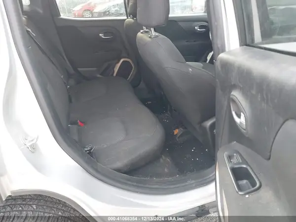 ZACCJBAB8HPE75455 2017 JEEP RENEGADE - Image 8