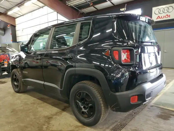 ZACCJBAB8HPG50321 2017 JEEP RENEGADE - Image 2