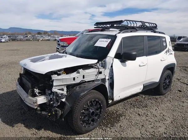 ZACCJBAB8JPH07882 2018 JEEP RENEGADE - Image 2