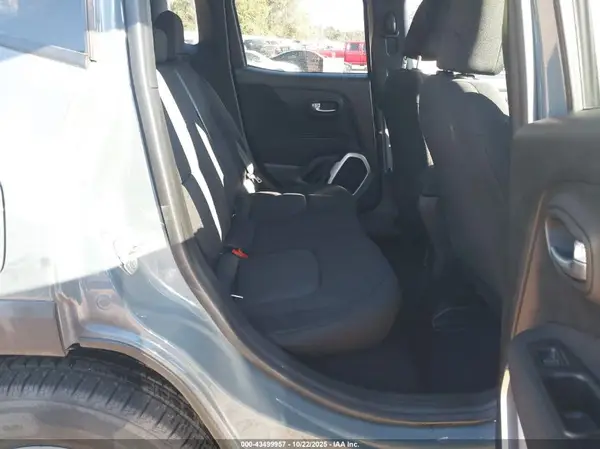 ZACCJBAB8JPH09079 2018 JEEP RENEGADE - Image 8