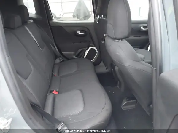 ZACCJBAB8JPH16677 2018 JEEP RENEGADE - Image 8
