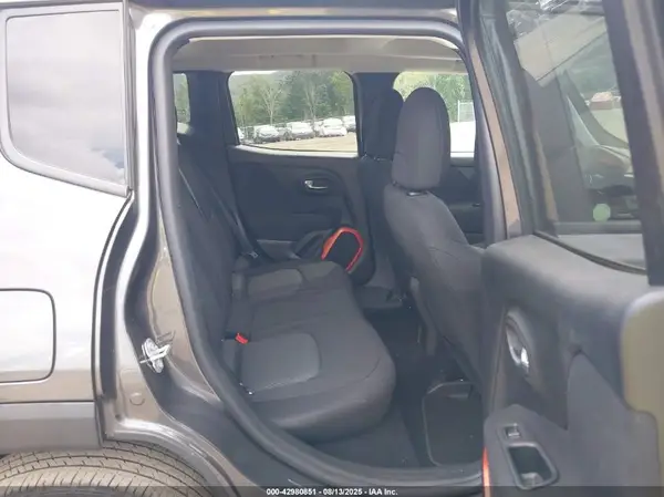 ZACCJBAB8JPH37593 2018 JEEP RENEGADE - Image 8