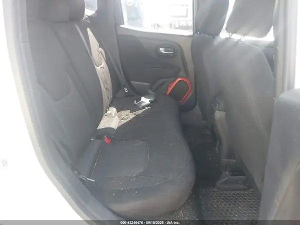 ZACCJBAB8JPH45225 2018 JEEP RENEGADE - Image 8