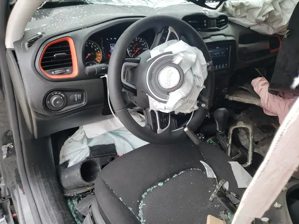 ZACCJBAB8JPH46343 2018 JEEP RENEGADE - Image 8