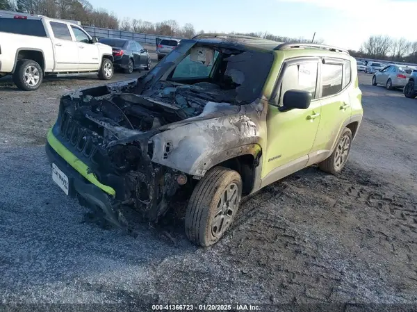 ZACCJBAB8JPH61103 2018 JEEP RENEGADE - Image 2