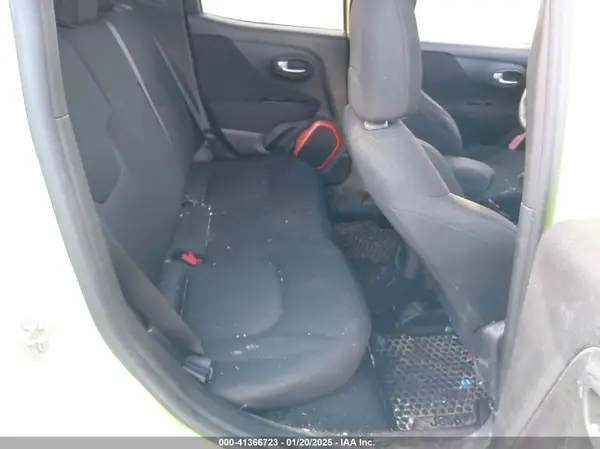 ZACCJBAB8JPH61103 2018 JEEP RENEGADE - Image 8