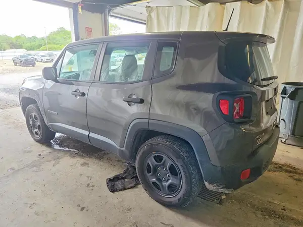 ZACCJBAB8JPH65782 2018 JEEP RENEGADE - Image 2