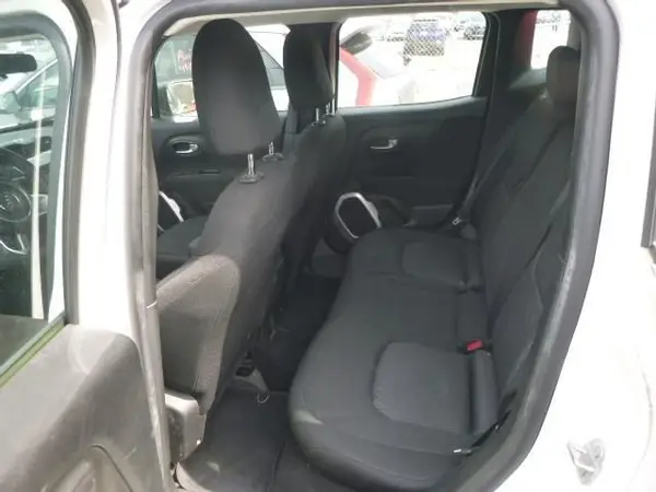 ZACCJBAB8JPH67788 2018 JEEP RENEGADE - Image 2