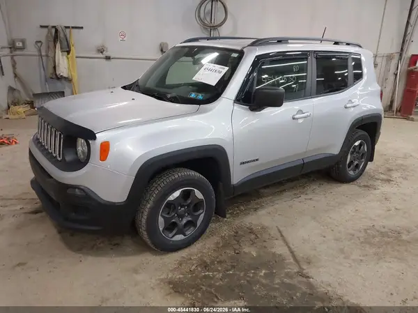 ZACCJBAB8JPH67970 2018 JEEP RENEGADE - Image 2