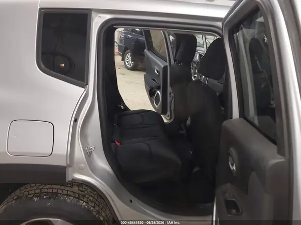 ZACCJBAB8JPH67970 2018 JEEP RENEGADE - Image 8