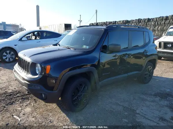 ZACCJBAB8JPH72828 2018 JEEP RENEGADE - Image 2