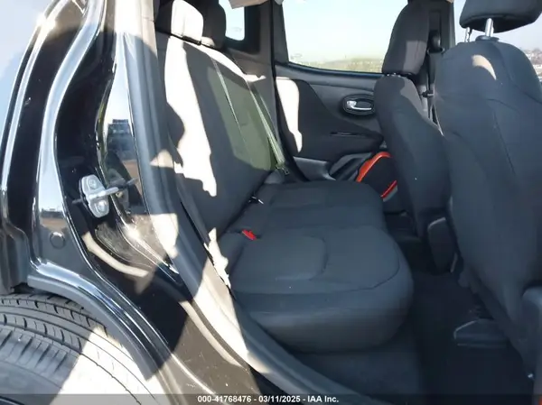 ZACCJBAB8JPH72828 2018 JEEP RENEGADE - Image 8