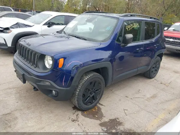 ZACCJBAB8JPH76880 2018 JEEP RENEGADE - Image 2